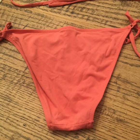 Itty bitty Italian bikini - Picture 5 of 5